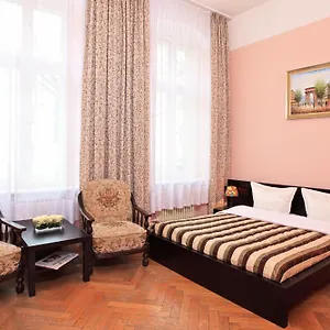 hotel-pension-cortina.find-berlin-hotels.com/