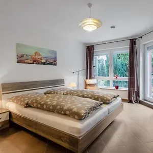 Apartment Modernes In Schöner Lage Düsseldorf